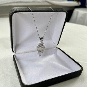 14k White Gold Mesh Kite Pendant Necklace